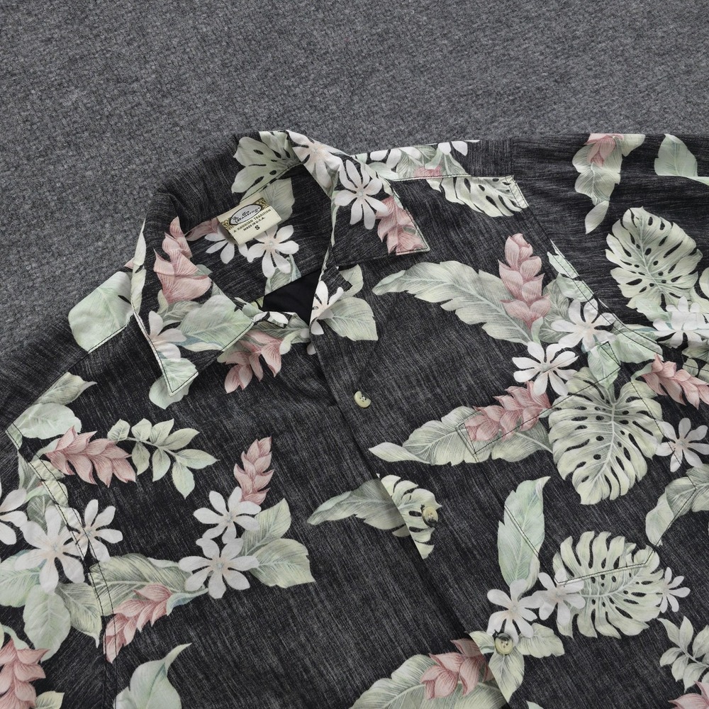 Go Barefoot Shirt Mens Small Black Floral Hawaiian Aloha Cotton Camp Beach‎ USA